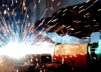 Türkiye’de sanayi üretimi Ağustos 2018’den beri ilk kez yükseldi