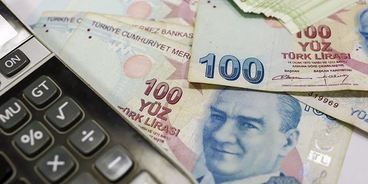 Türkiye’de asgari ücret ‘2 bin 324 TL’ oldu, Türk-İş salonu terk etti