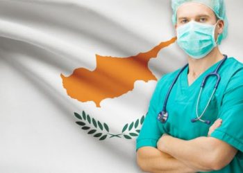 Larnaka Havaalanı’nda 20 yolcu ve mürettebat karantinaya alındı
