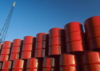 Petrol fiyatları dibi gördü