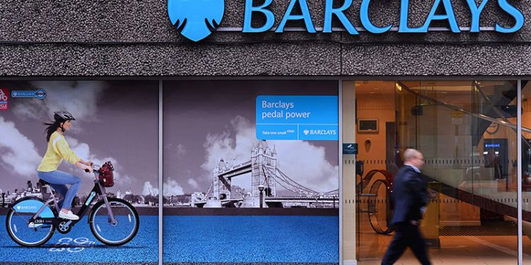 Barclays, salgının bankaya maliyetinin 2.1 milyar sterlini aşacağını hesapladı