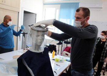 Meslek Liseleri maske üretimine başladı
