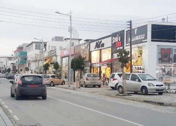 İş başı yapan esnaf “işsizlikten” dertli