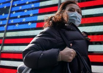 ABD’de COVID-19 rakamları rekor seviyede yükseldi