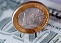 Euro “teşvik” beklentileriyle dolar karşısında 4 ayın zirvesini gördü