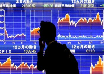 Küresel piyasalar, aşı çalışmalarındaki ilerlemeyi olumlu karşıladı, dolar geriledi