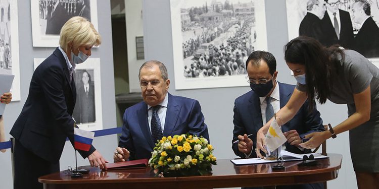 Rumlar, Lavrov’u bulmuşken çifte vergilendirmede değişiklik sağladı