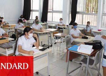 Orta eğitimde yaklaşık 7 ay sonra ders başı yapıldı