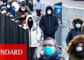 Amerika’da zenginler, kendi yerlerine test kuyruğunda bekleyenlere 80 dolar ödüyor