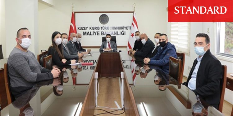 Gümrük çalışanları ek mesai yapmaktan şikayetçi