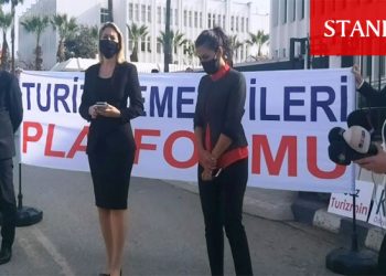 Turizmcilerden hükümete sessiz protesto