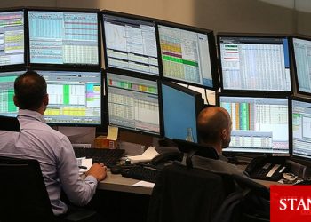 Borsa, dünkü satış dalgası sonrası yukarı yönlü başladı