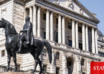 İngiltere Merkez Bankası faizi %0.1’de tuttu