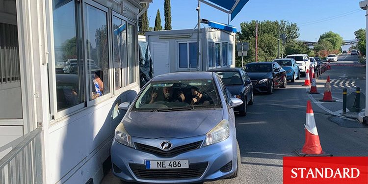 Kapılardan öğleye kadar 3 bin 649 giriş-çıkış oldu