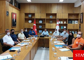 Kriz masası toplantısı… Karpaz bölgesinde denize bariyer kuruluyor