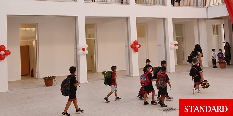 İlk ders zili çaldı, okullar açıldı