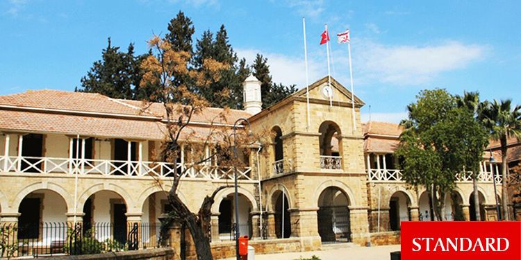 Aşı olmayan ve PCR yaptırmayan mahkeme personeli izne çıkarılacak