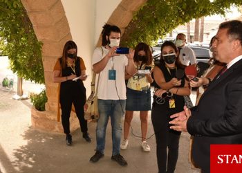 Saner istifasını sundu, erken seçime işaret etti
