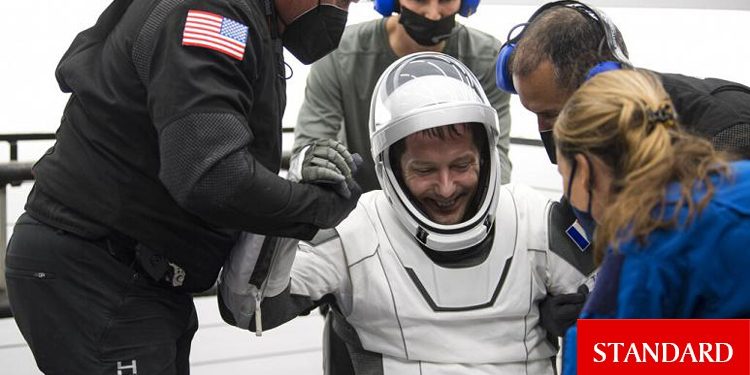 SpaceX’in 4 astronotu taşıyan uzay aracı dünyaya döndü