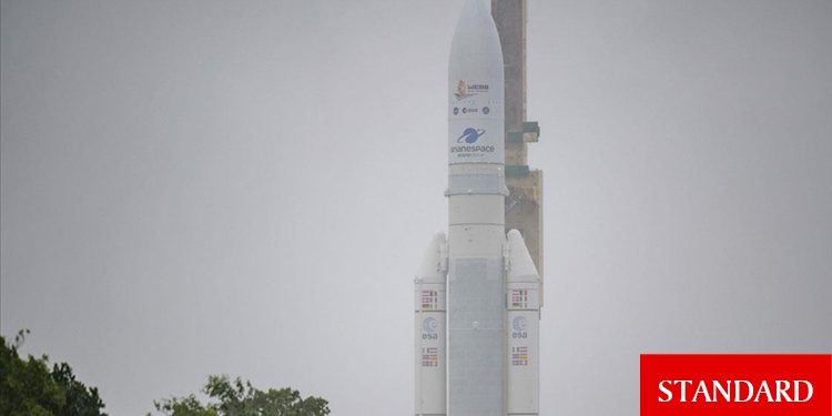 NASA, dünyanın en büyük uzay teleskobu James Webb’i uzaya fırlattı
