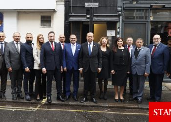 Cumhurbaşkanı Tatar, KTTO Londra Ofisi’ni ziyaret etti