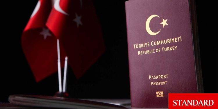 Türkiye’de 6 aylık pasaport harcı 2 bin 359 TL’ye yükseldi