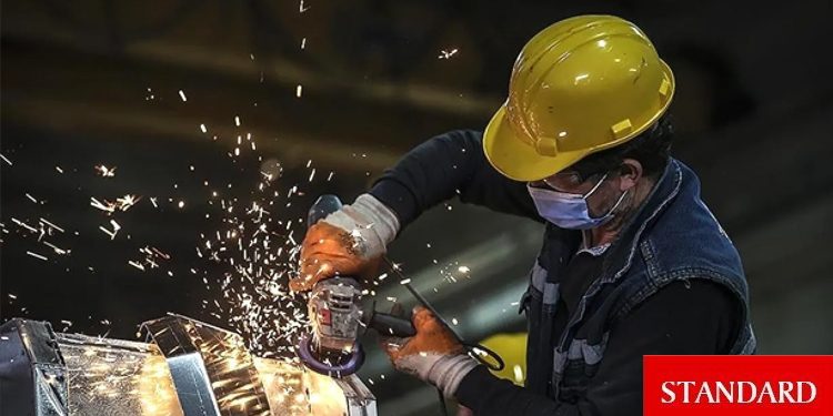 Türkiye’de sanayi üretiminde daralma devam etti