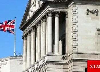 İngiltere Merkez Bankası politika faizini sabit bıraktı