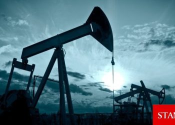 ABD’nin Rusya’ya yeni yaptırımlar getirmemesi sonrası petrol fiyatları yatay seyir izliyor