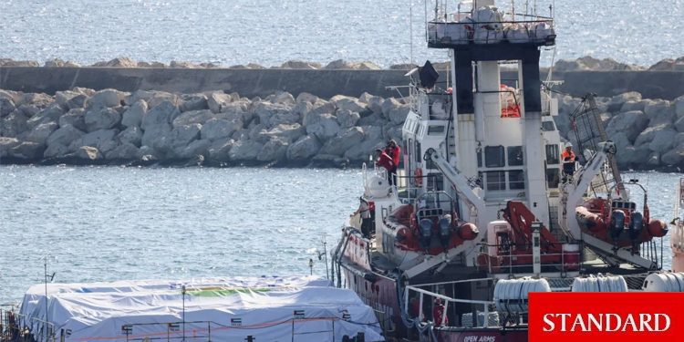 Gazze’ye 200 ton insani yardım taşıyan gemi Güney Kıbrıs’tan yola çıktı