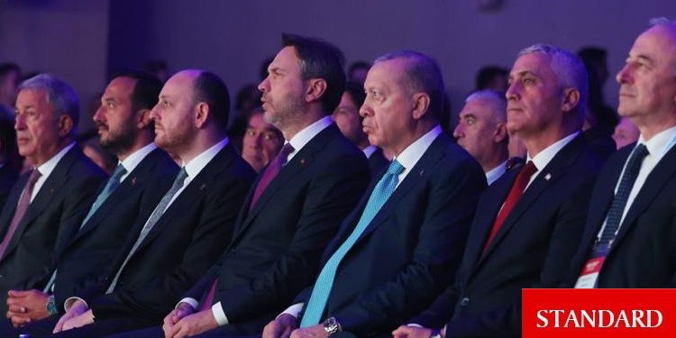 Amcaoğlu, İstanbul’da düzenlenen EVF 2025’e katıldı