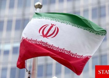 İran, ulusal para biriminden 4 sıfırı kaldırdı: Eski 10 bin riyal, 1 riyale eşit olacak!