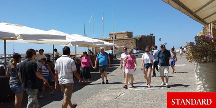 Güney Kıbrıs’a giden turistlerin sayısı 2025 yılının ilk 10 ayında 4 milyonu aştı