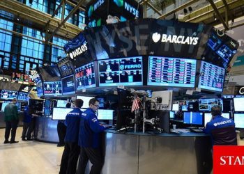 Küresel piyasalar, petroldeki sert yükselişlerin etkisiyle haftaya negatif başladı
