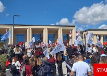 Sendikalar genel grevi askıya aldı: Meclis’in HP gündemiyle açılması halinde grev başlatılacak