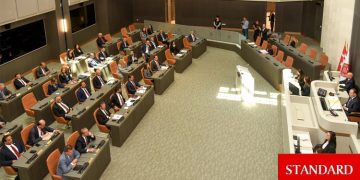 Meclis’te ekonomi tartışması: Çavuşoğlu gurur, Şahali kriz vurgusu yaptı