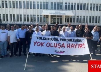 Sendikalar Başbakanlık önünde eylem yaptı: Yolsuzluğa, yoksulluğa, yok oluşa hayır